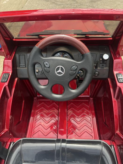 Masina electrica cu pedale si volan pentru copii