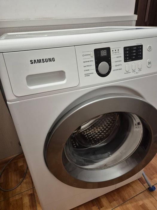 Продам стиральную машину Самсунг, стирает, тен не греет