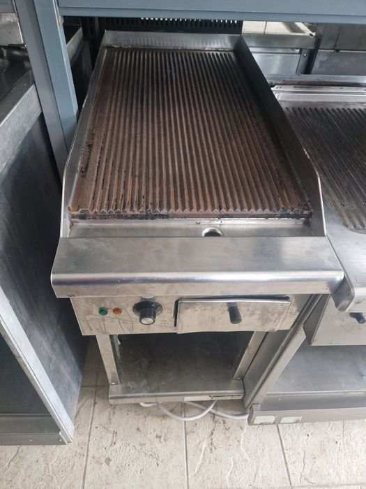 Gratar electric la.380v, neted sau striat