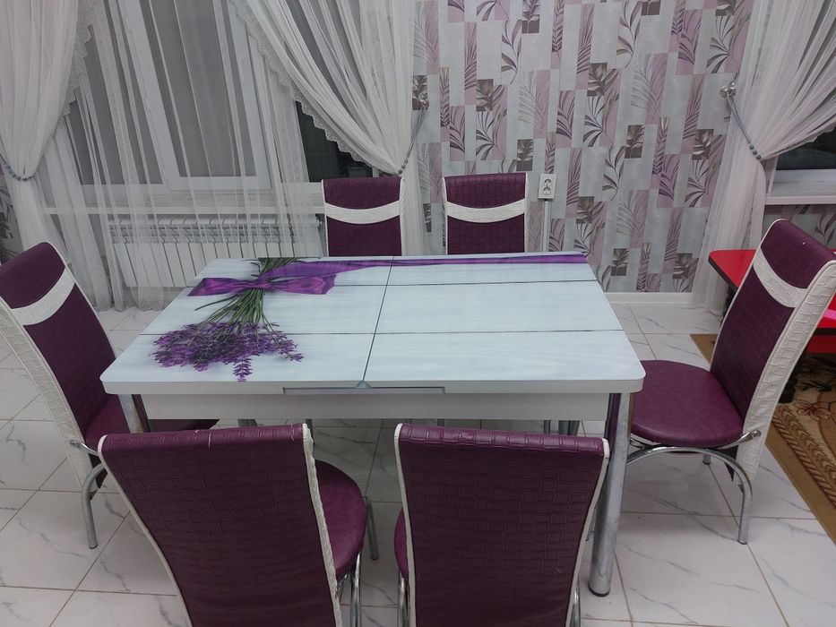 Продается стол и стулья