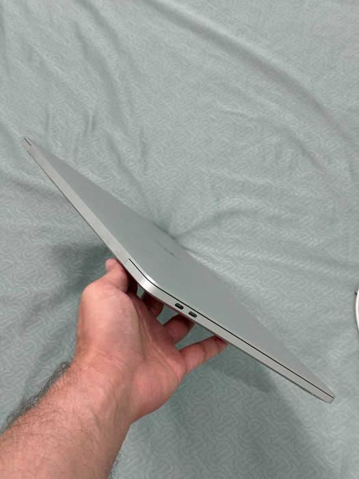 Продаю Macbook pro 16 2019 i7/ 16GB/ 512GB/ 320 циклов заряда
