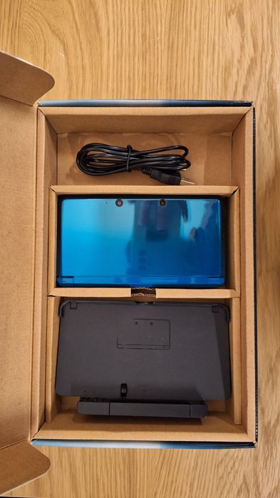 Nintendo 3DS,  Modat, 1500 jocuri, 20-în-1, gata de joacă + Online