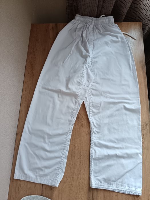 Продам кимоно для каратэ 150
