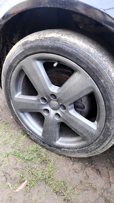 Vând jante audi r18