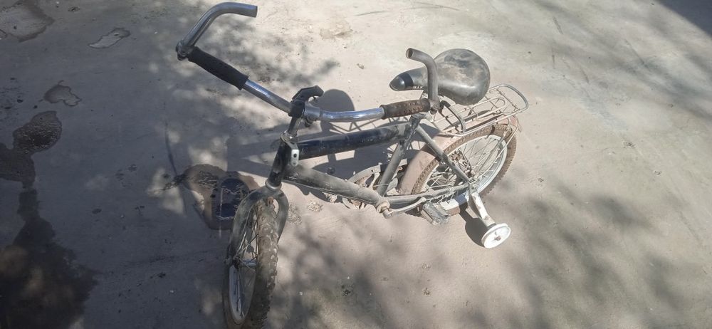 Велик катался ещё когда был совсем маленький так что отрываю от сердца