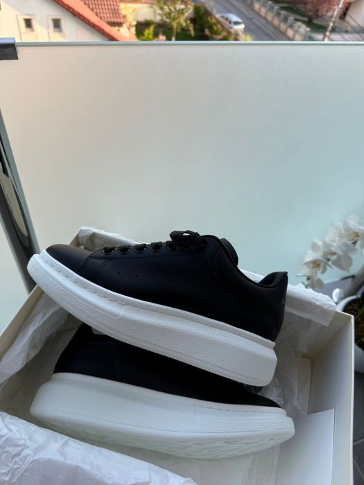 Adidasi Alexander MCqueen