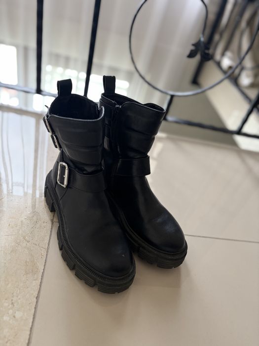 Cizme negre pana la glezna