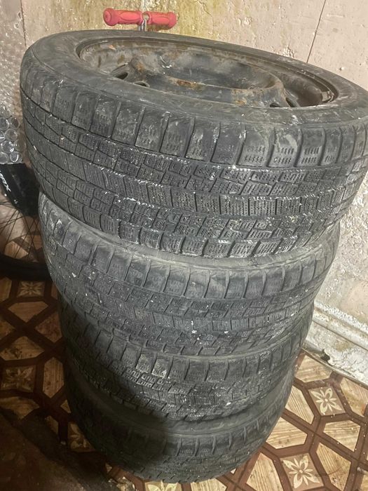 Комплект шин с дисками