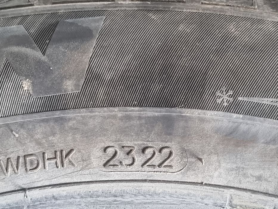 Зимняя резина 215 60 R16