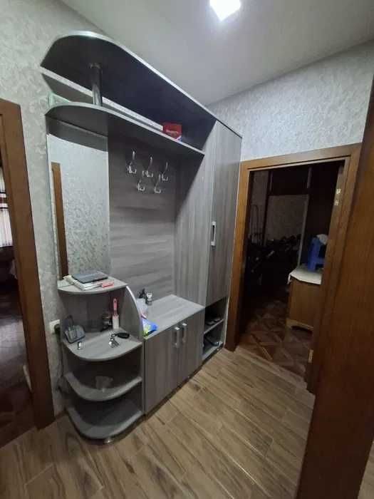Продаю квартиру.Юнусабад 12 М Туркистан Уч бакалок 4\2\5 вещевой базар