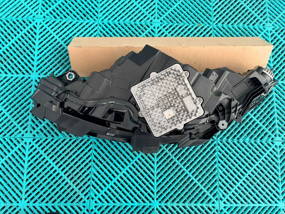 Far dreapta LED Land Rover Range Rover Evoque L551 2018+ nou complet cu calculatoare original Valeo gri fumuriu