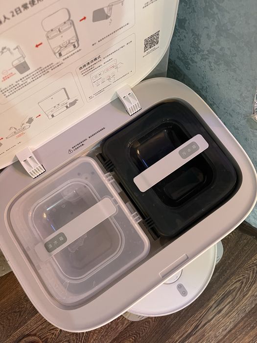 Робот пылесос, Самоочищающаяся