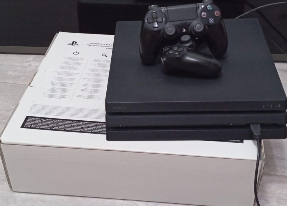 Продам PlayStation 4pro