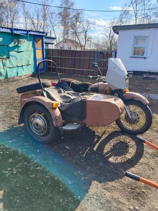 Мотоцикл Урал на бодром ходу