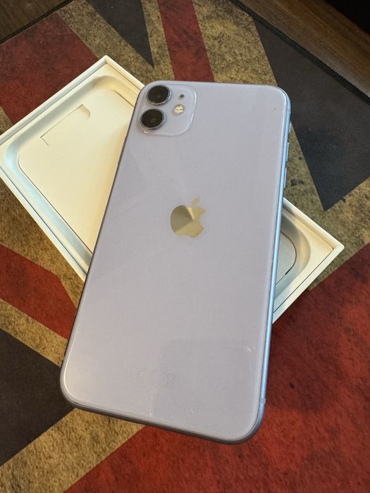 iPhone 11 128 GB лилав в отлично състояние