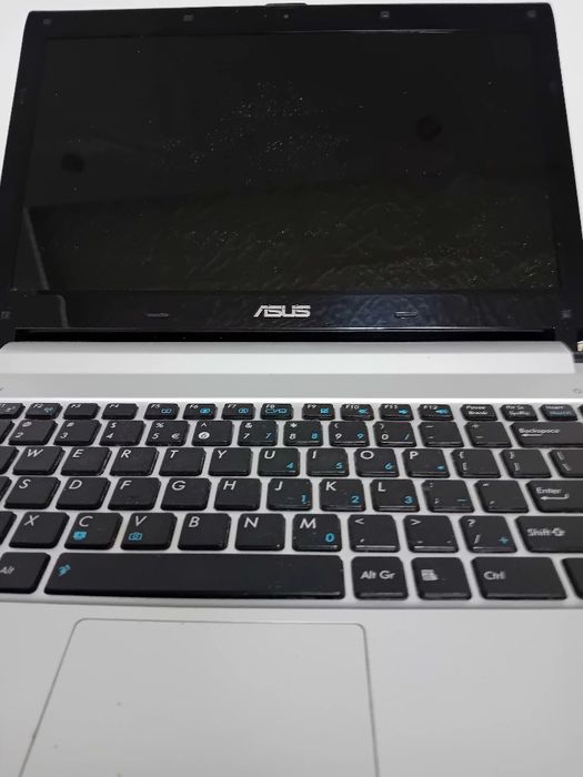 Laptop.    Asus  .