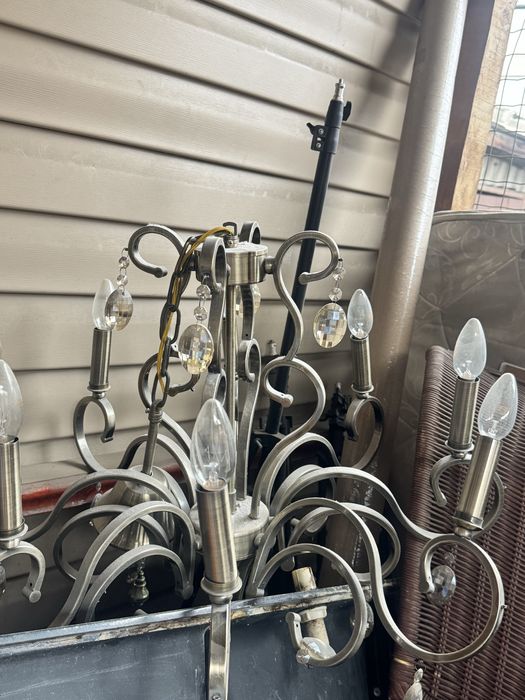 Продается люстры