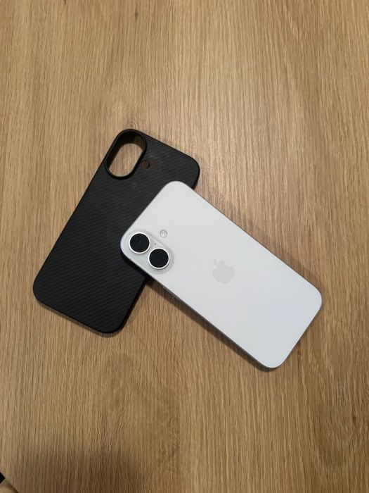 Продавам iPhone 17 256