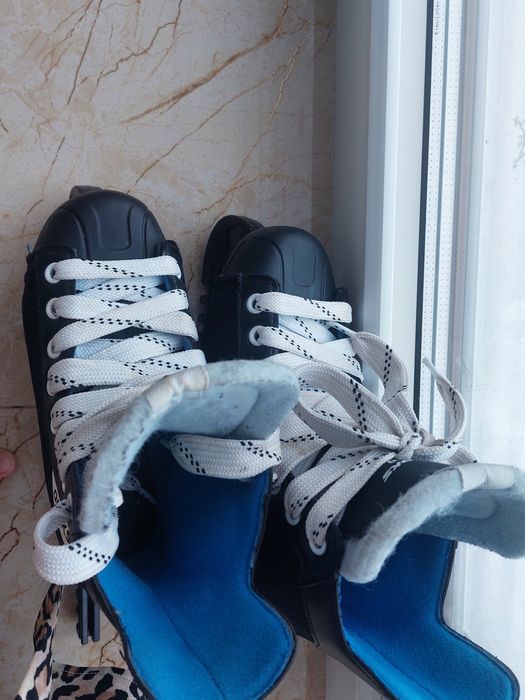 Хоккейные коньки Oroks100