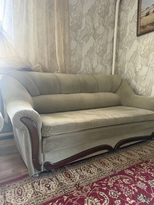 Срочно продам диван!