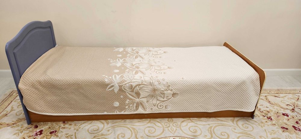 Продам б/у кровать