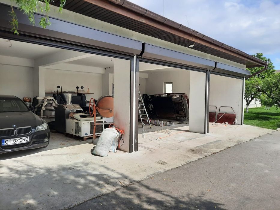 Usa de garaj rulou din aluminiu