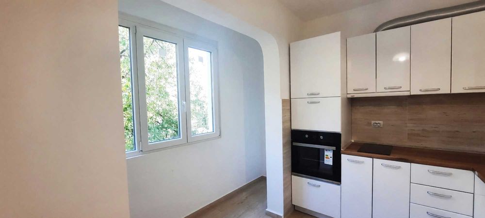 Дава се под наем Тристаен апартамент в София, Сухата река - 75 кв.м за 600 € - Снимка #2