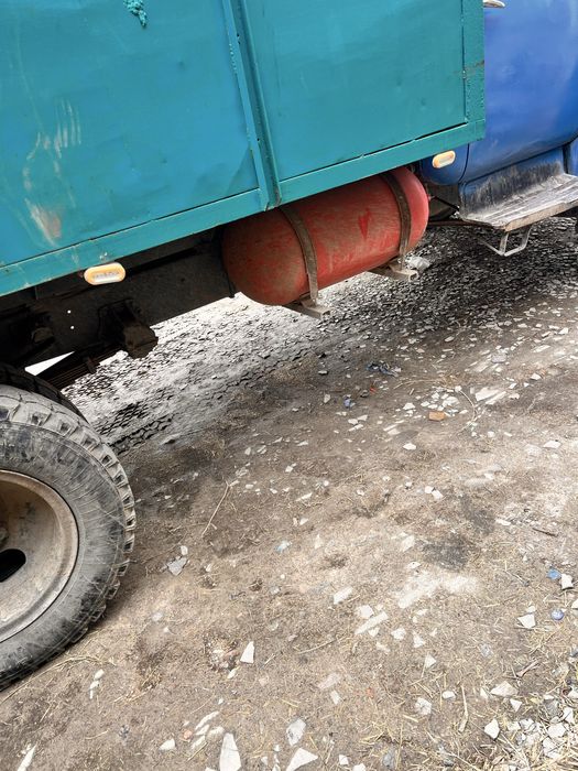 газ 53 матор каропка мўст зўр иши йўқ оласиз минасиз газ бор 2 та 100л