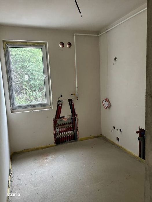 Apartament de 3 camere, 2 bai, 67mp, 50 mp terasa, zona Teilor — fotografia 2