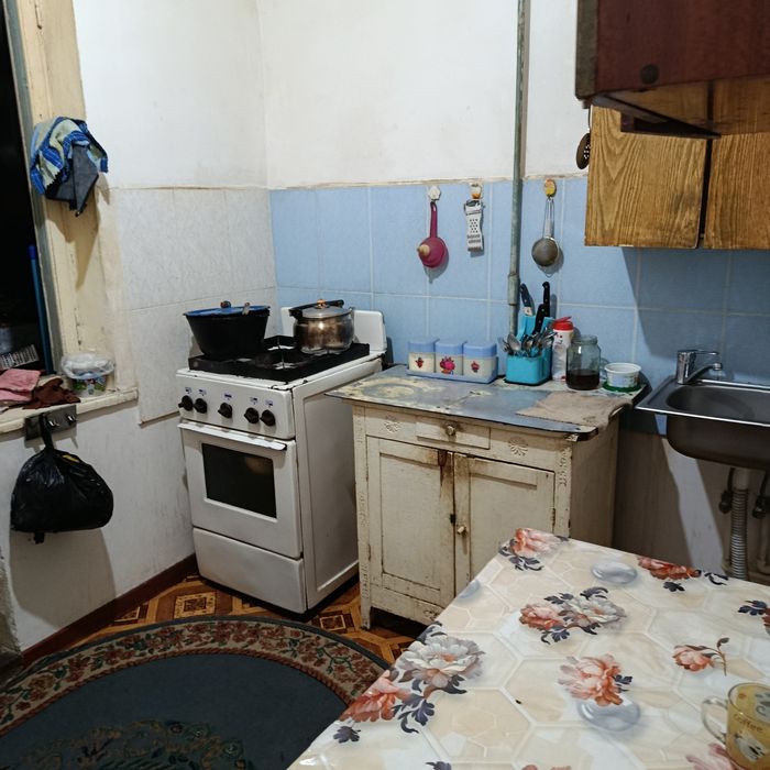 Продается трёхкомнатная квартира возле Бектимирского Ровд