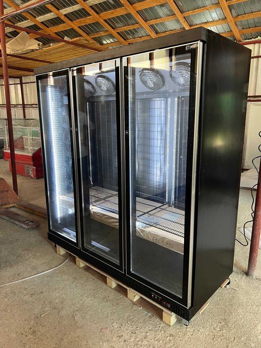 Congelator vertical 3 uși 1800L cu agregat extern
