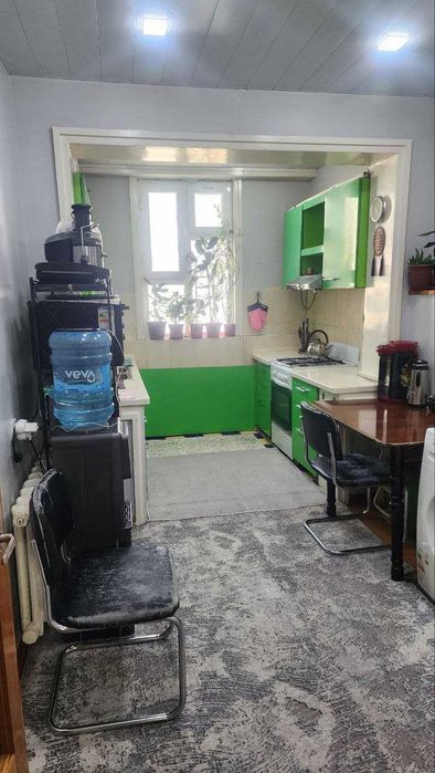 Gulobod da 5 xonali 4 etaj Kvartira sotiladi !!