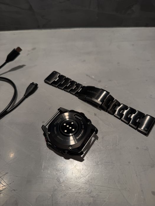 КАТО НОВ Garmin Fenix 8 Pro 51 mm + titanium bracelet
