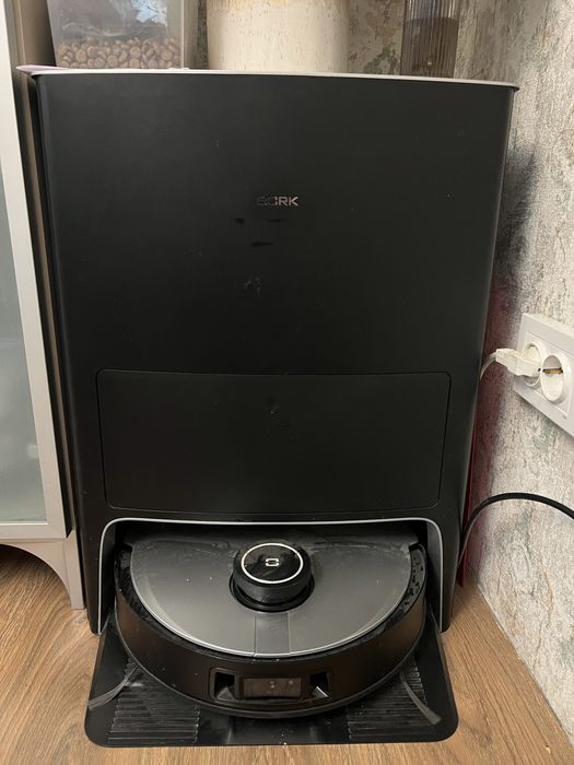 Робот пылесос Bork 830 v