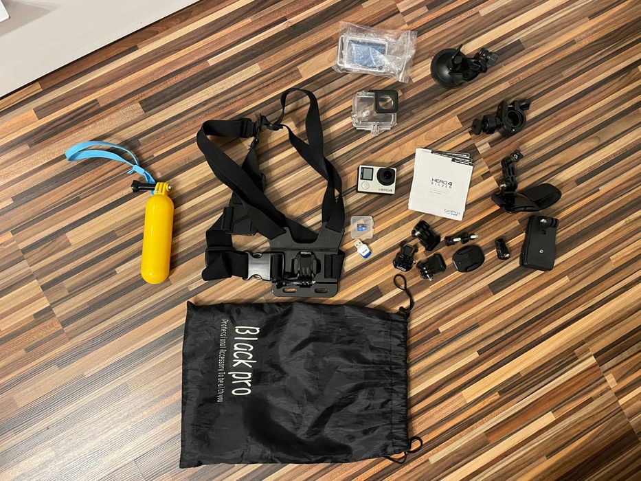 GoPro Hero 4 Silver + Moto Bundle + Accesorii