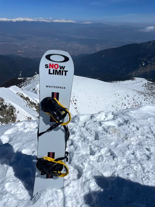 Продавам сноуборд Whitespace AMF Park Twin 158 от миналия сезон.