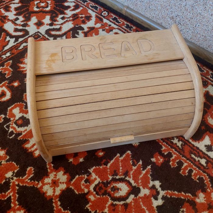 Продам хлебницу изготовлена из чистого дерева