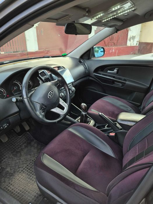 Kia Ceed 1.6 16v 2011 benzină + gaz