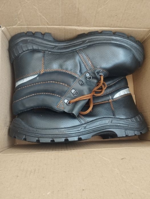 Продам спец обувь, новые, размер 45