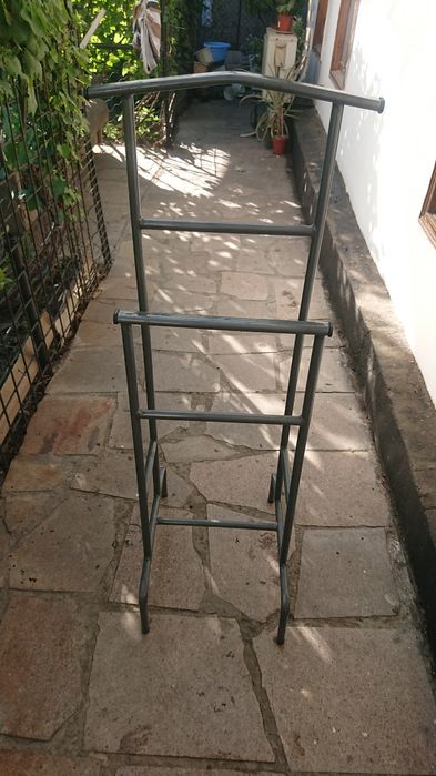 Продам 2 напольные вешалки