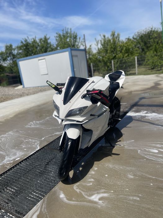Yamaha YZF R125