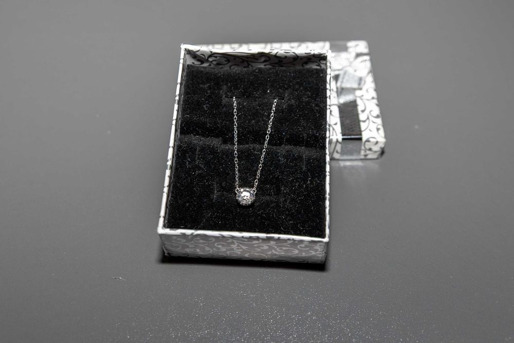 Колие Сваровски.