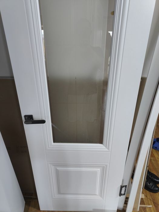 Дверь межкомнатная остекленная