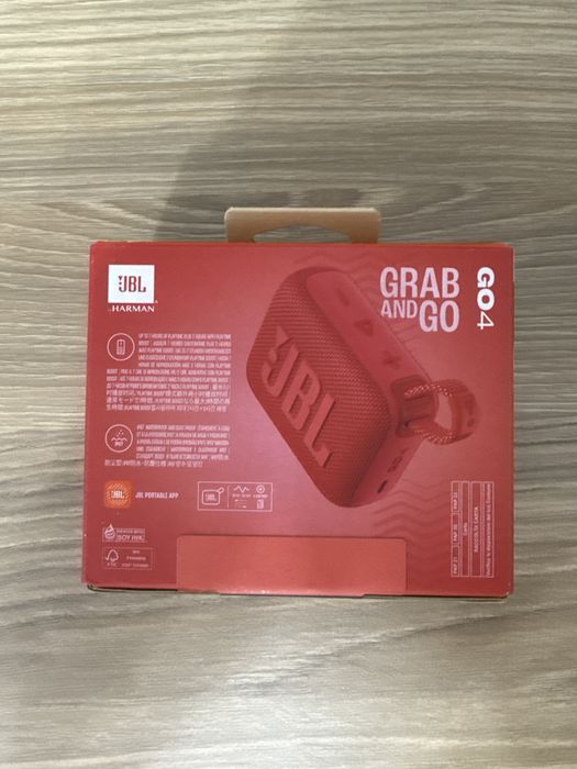 Продам колонку JBL go 4