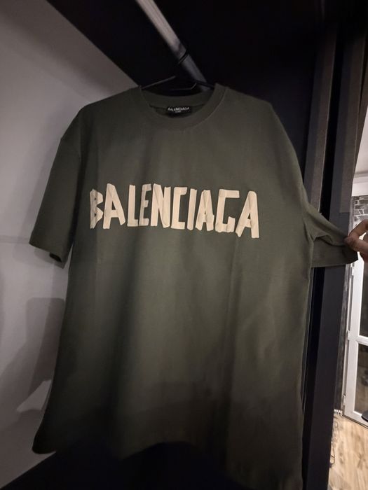 Balensiaga. тениска