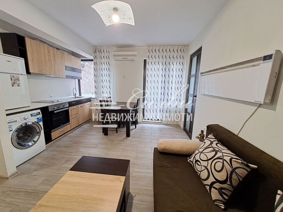 Дава се под наем Двустаен апартамент в Шумен, Център - 50 кв.м за 255 € - Снимка #1