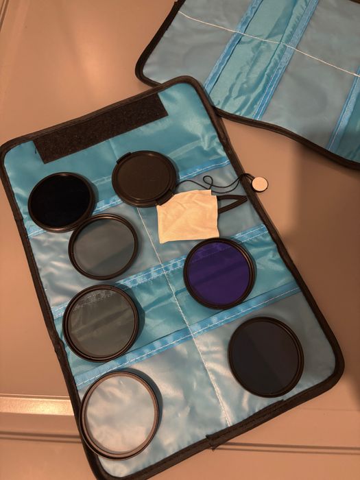 Sony A6000 + Sigma 70–300 APO Macro + kit lens + 3 baterii + accesorii