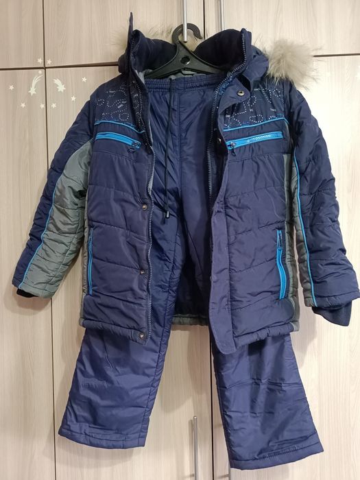 Продам куртки на мальчика