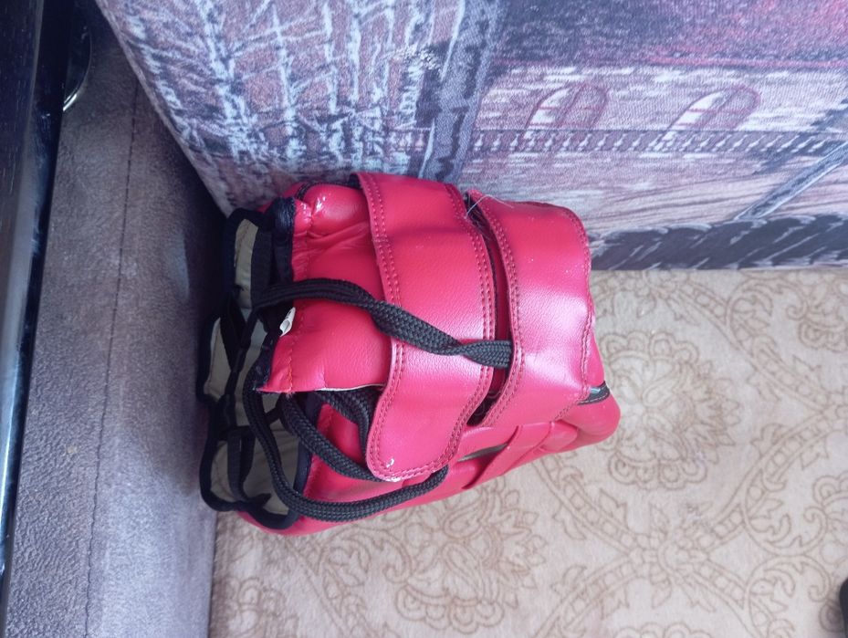 Продам шлем для каратэ