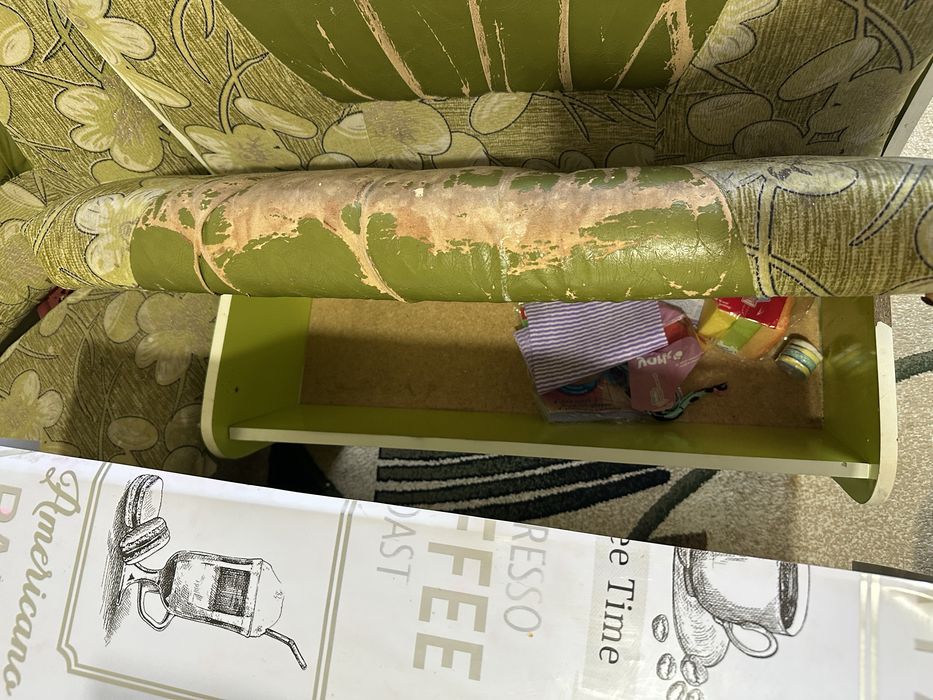 Диван для кухни.